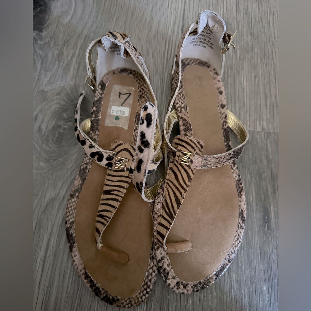 BRAND NEW sperry sandals
